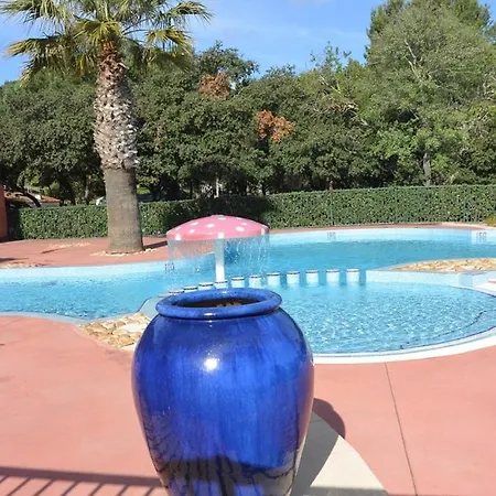 Two Bedroom Chalet In Located In The Heart Of A Pine Forest 196 Σαλέ Agde
