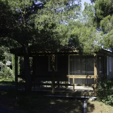 Two Bedroom Chalet In Located In The Heart Of A Pine Forest 196 Σαλέ