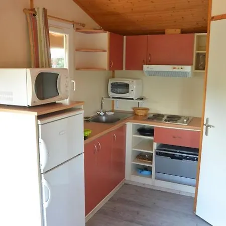 Two Bedroom Chalet In Located In The Heart Of A Pine Forest 196 Σαλέ *